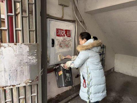 和睦村社区开展清除城市‘顽疾’，共建洁净家园整治活动