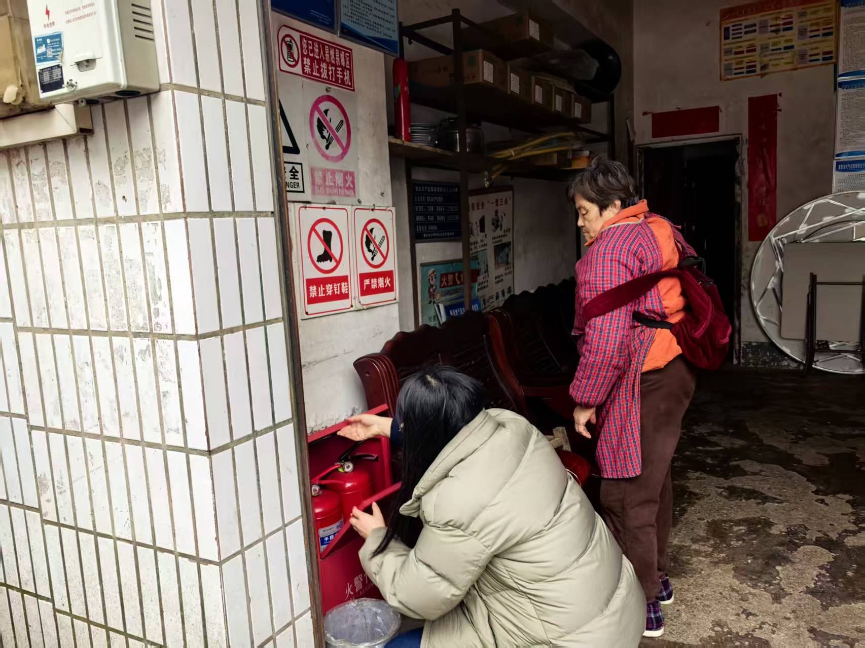 中梁镇：安全无小事防患于未然---新店子社区开展安全排查工作
