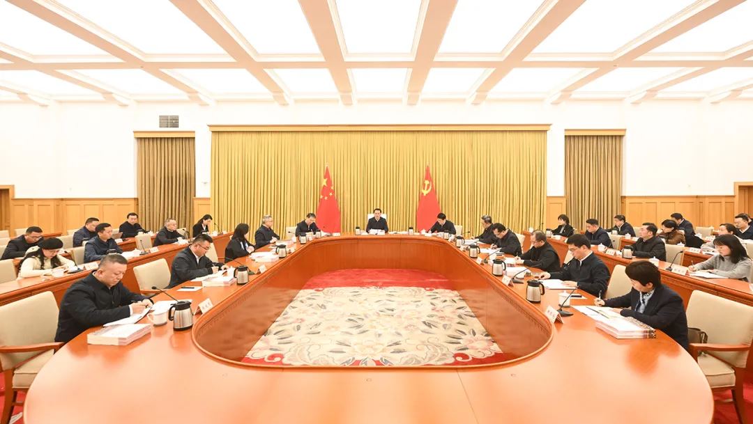 袁家军与新闻机构负责人座谈弘扬主旋律凝聚正能量为现代化新重庆建设加油鼓劲助力添彩